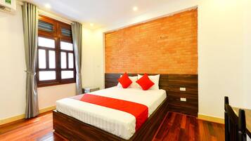Minibar, escritorio, wifi gratis y ropa de cama