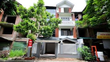 Mặt tiền nơi lưu trú