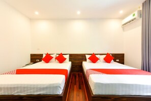 Minibar, desk, free WiFi, bed sheets - OYO 317 Kim Cuong Hotel 2 (Hanoi)