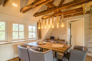 Comfort-Apartment (Kogge) | Essbereich im Zimmer