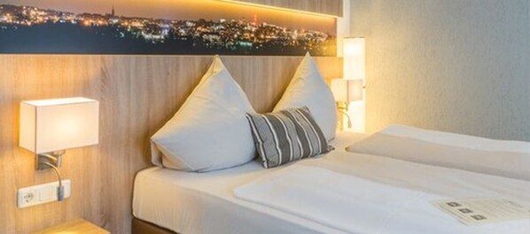 Doppelzimmer | Zimmersafe, Verdunkelungsvorhänge, schallisolierte Zimmer