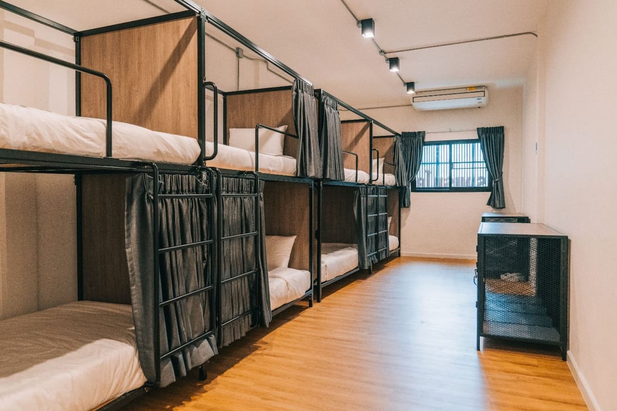Mixed 8 bed Dorm