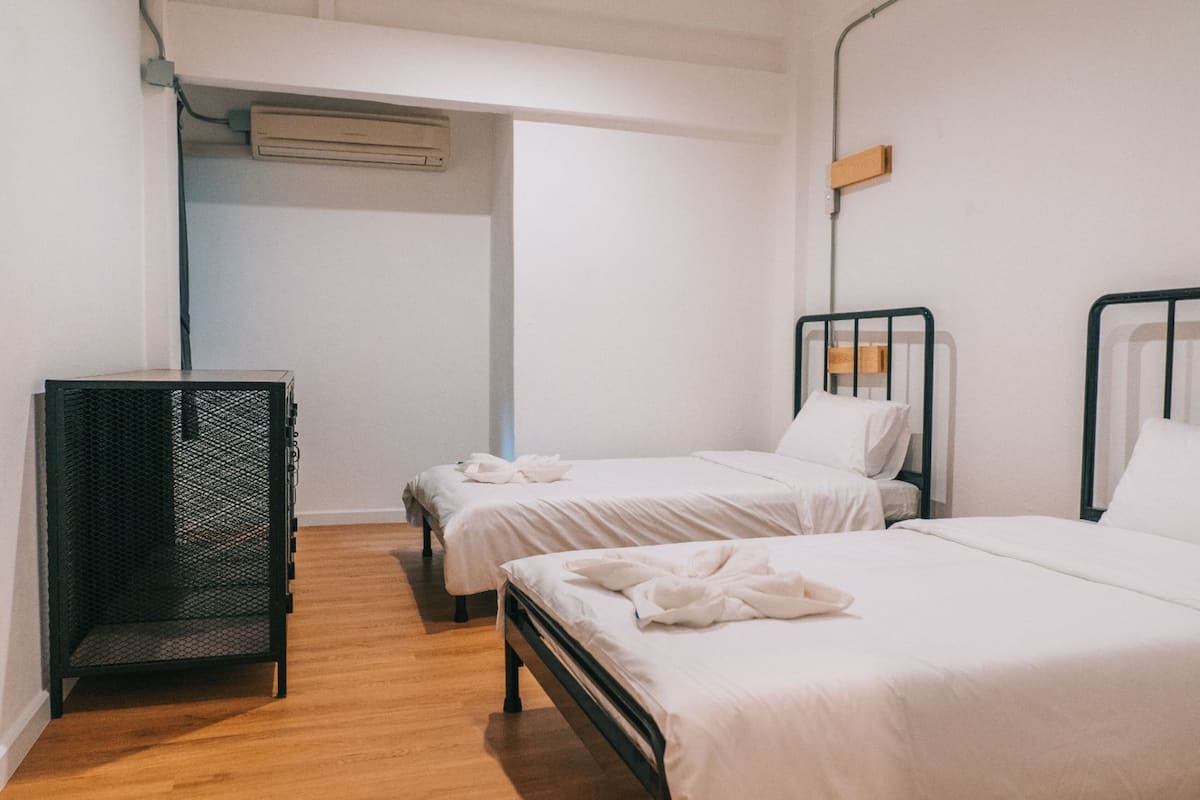 Private Twin Room with Shared Bathroom