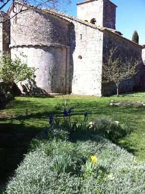Property grounds - Tiny house with jacuzzi - Rectoria de Dosquers (Maia De Montcal)