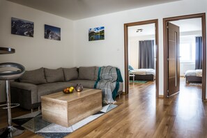 Huoneisto, 2 makuuhuonetta (D9) | Oleskelualue | Taulutelevisio
