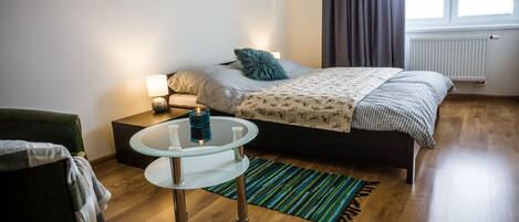 2 bedrooms, desk, free WiFi, bed sheets