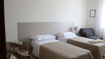 2 Schlafzimmer, Schreibtisch, BĂŒgeleisen/BĂŒgelbrett, kostenloses WLAN