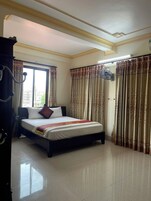 Standard Double Room | Minibar, desk, WiFi (free)