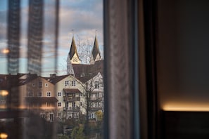 Premium bedding, memory foam beds, in-room safe, desk