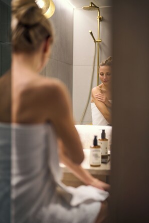 Hair dryer, heated floors, towels, soap - Das Altmühltal (Eichstaett)