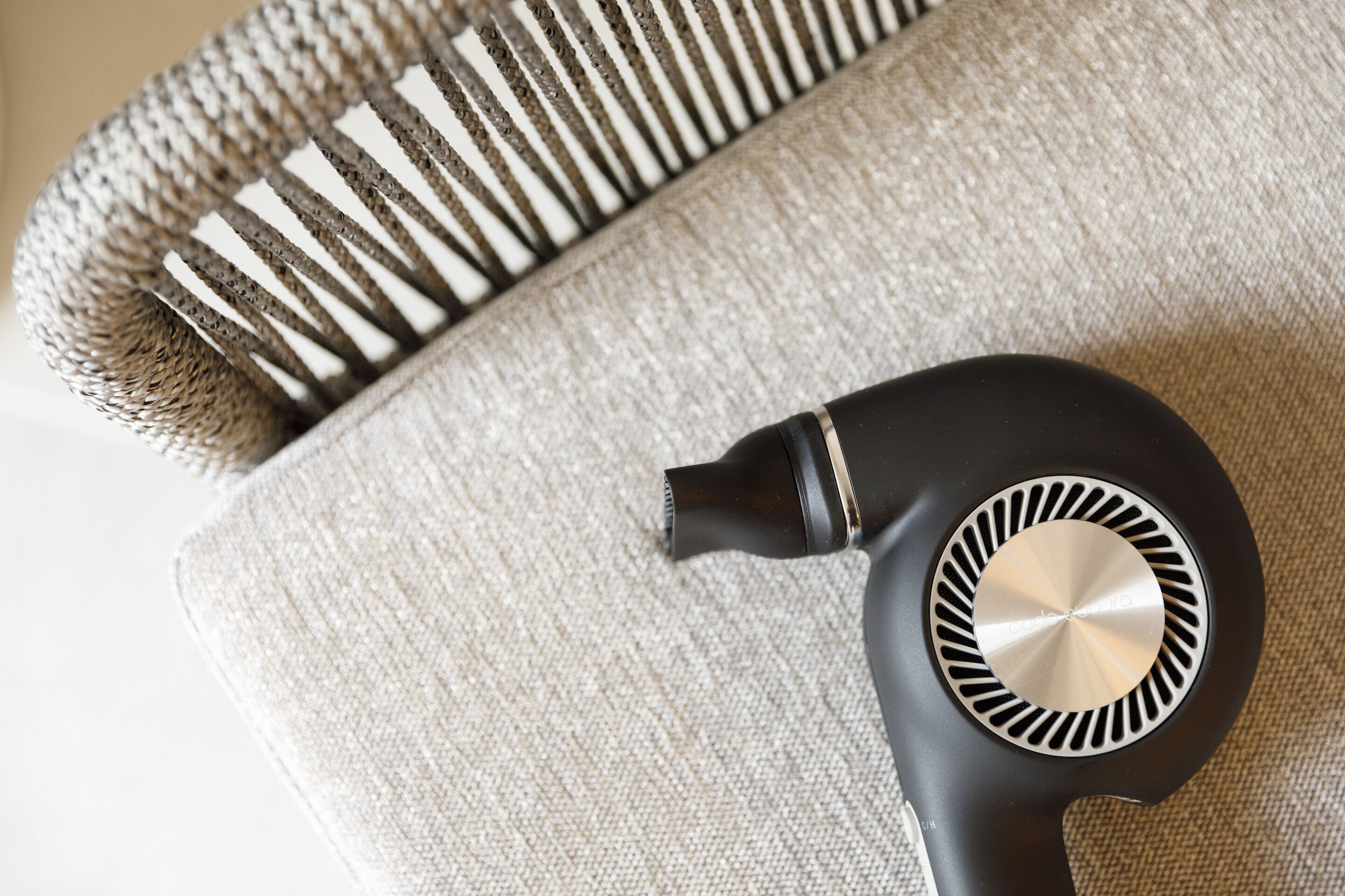 combined shower/bathtub, free toiletries, hair dryer, slippers