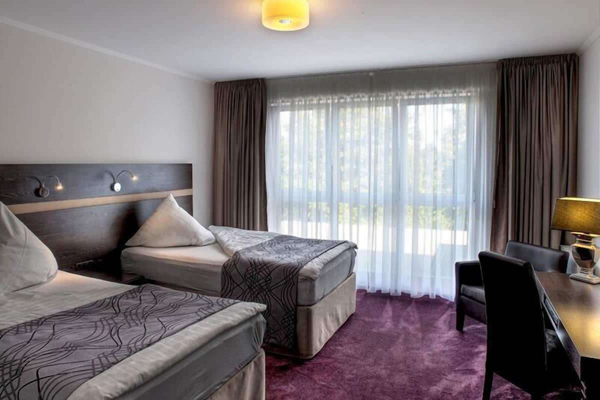 Minibar, desk, soundproofing, free wired internet