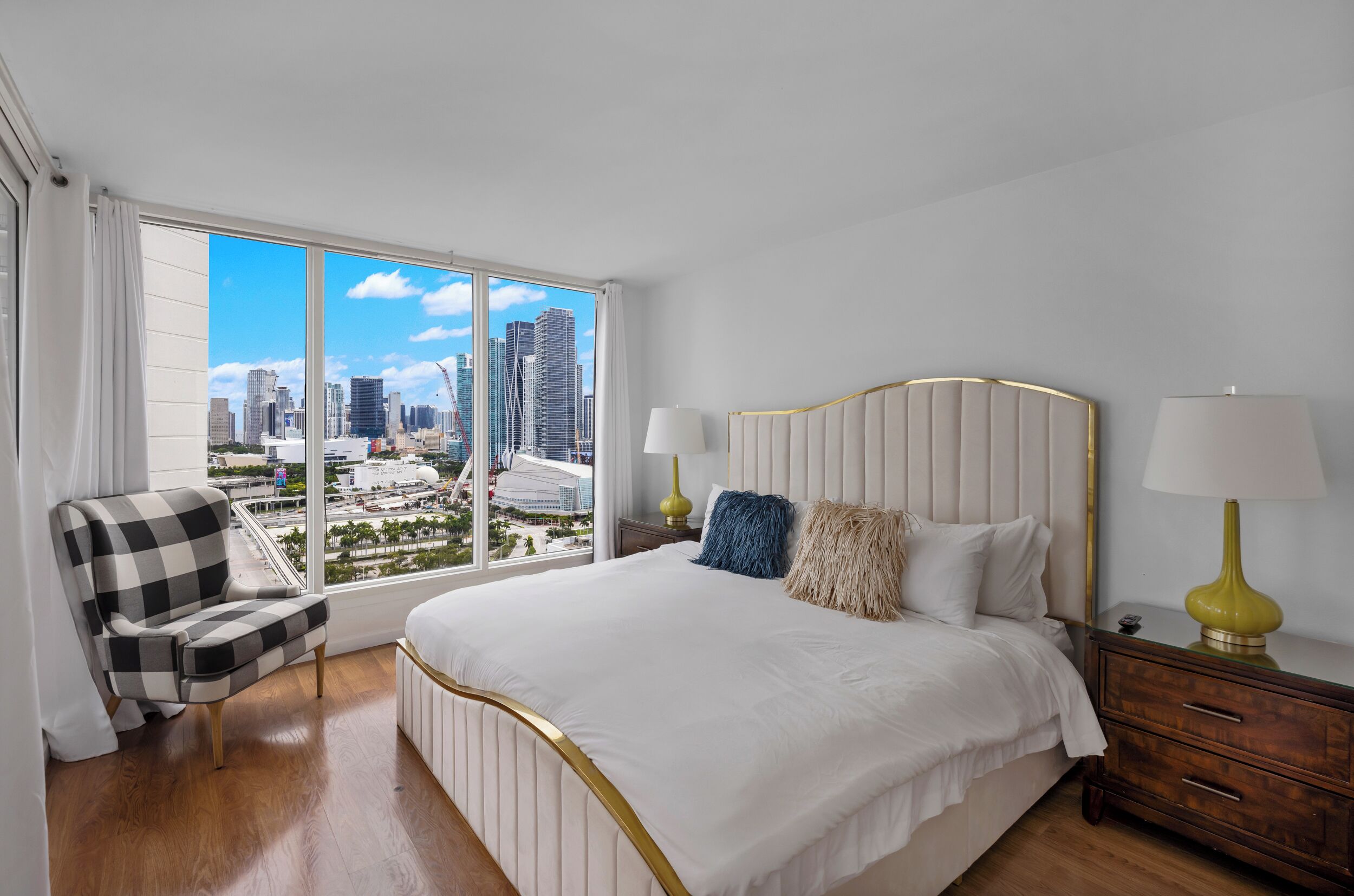 Apartment, 2 Bedrooms | 2 bedrooms, individually decorated, individually furnished, desk