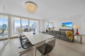 อพาร์ทเมนท์, 2 ห้องนอน | บริการอาหารในห้องพัก