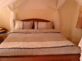 Standard Room | Desk, iron/ironing board, free WiFi, bed sheets
