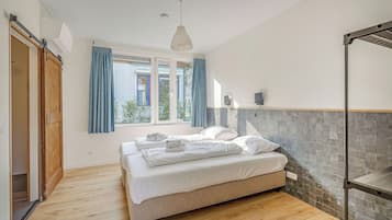 Comfort-Ferienhütte, 2 Schlafzimmer, Terrasse, zum Garten hin | Zustellbetten