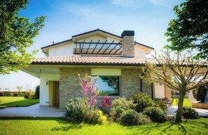 Télévision, chauffage par le sol