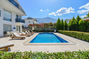 Piscine extérieure