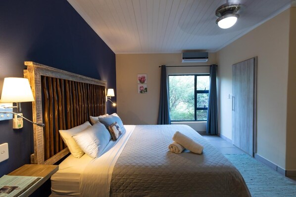 Caja de seguridad en la habitación, wifi gratis y ropa de cama