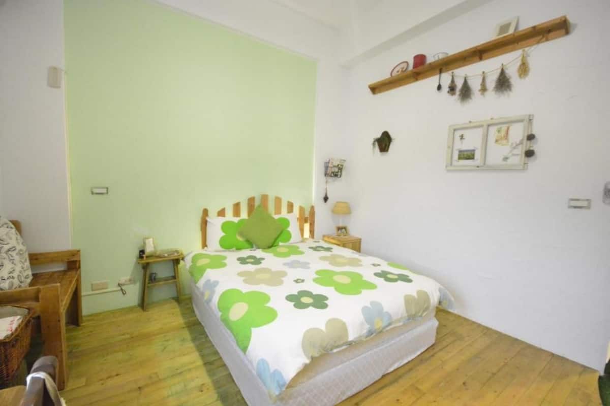Habitación estándar doble | Minibar, escritorio, cortinas opacas y camas supletorias
