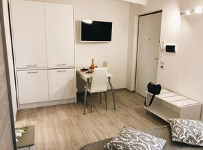 In-room safe, blackout drapes, iron/ironing board, free WiFi - Casa FioRita (Vieste)