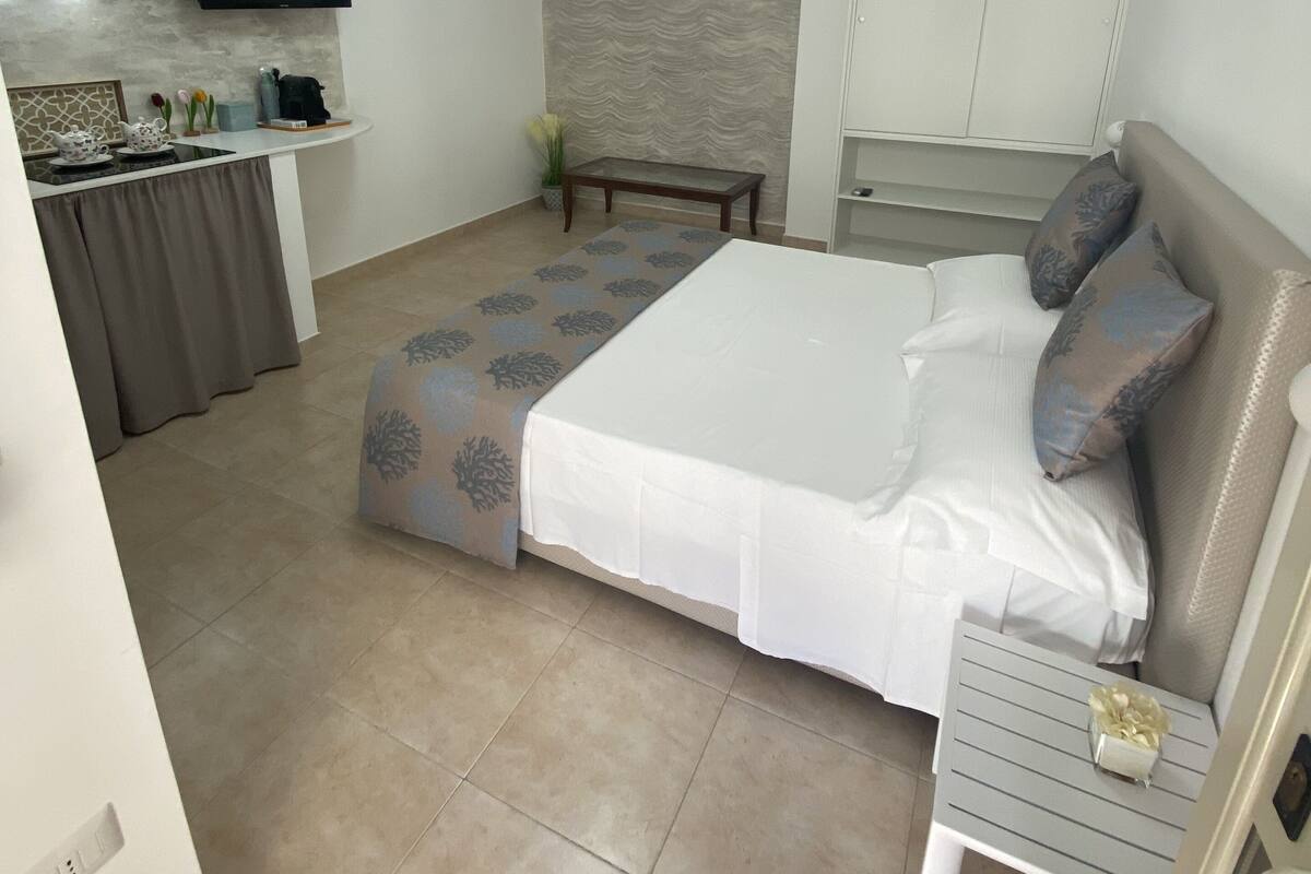 Double Room | In-room safe, blackout drapes, iron/ironing board, free WiFi