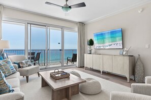 Smart TV, DVD player