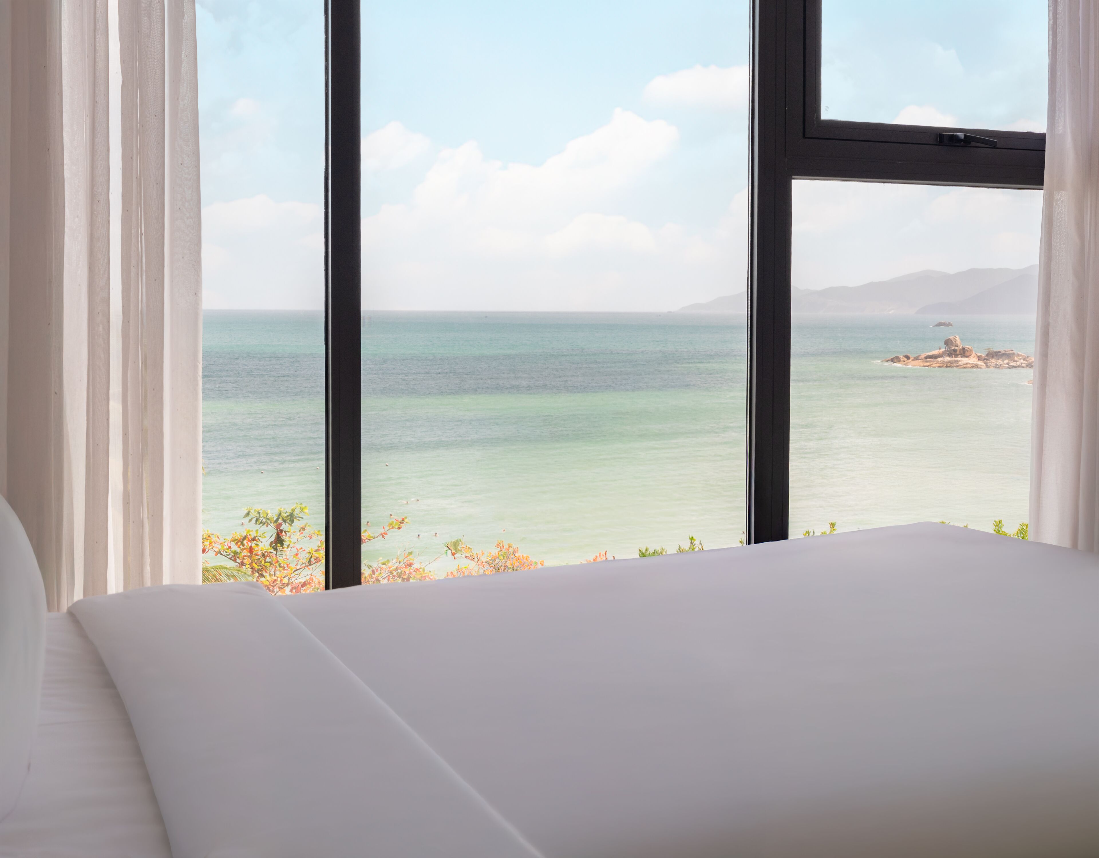 Rom – superior, 2 enkeltsenger, sjøutsikt | Allergitestet sengetøy, minibar, safe på rommet og individuelt innredet