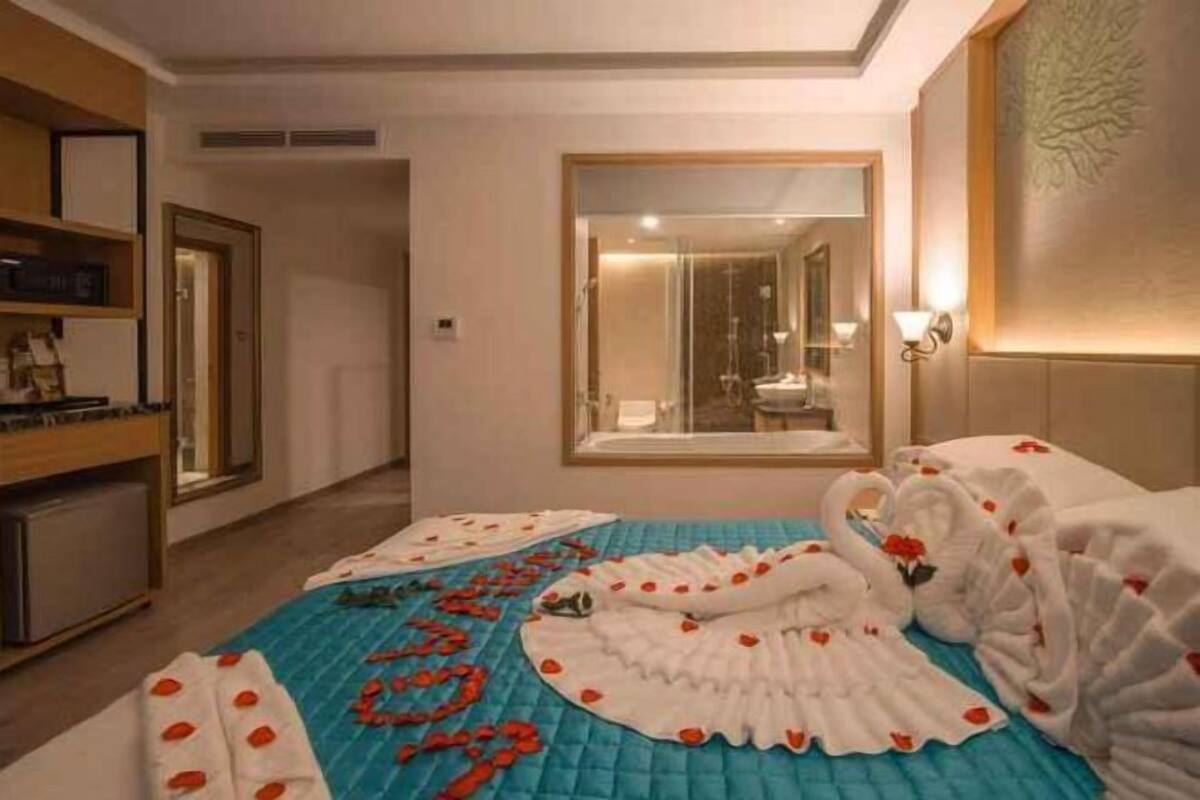 Minibar, in-room safe, individually furnished, desk