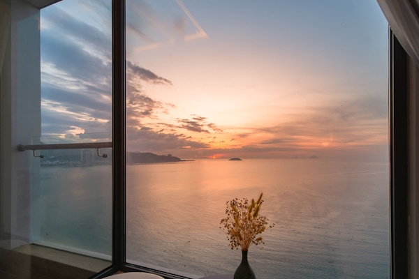 Utsikt mot strand/hav