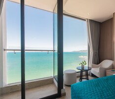 Deluxe Twin Room with Sea View and Balcony | Beach/ocean view