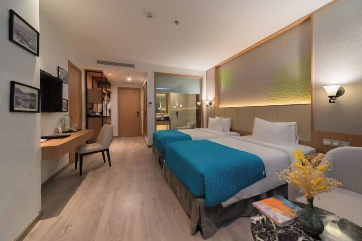 Minibar, in-room safe, individually furnished, desk