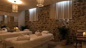 Couples treatment rooms, sauna, steam room, body treatments