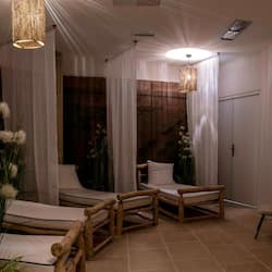 Couples treatment rooms, sauna, steam room, body treatments