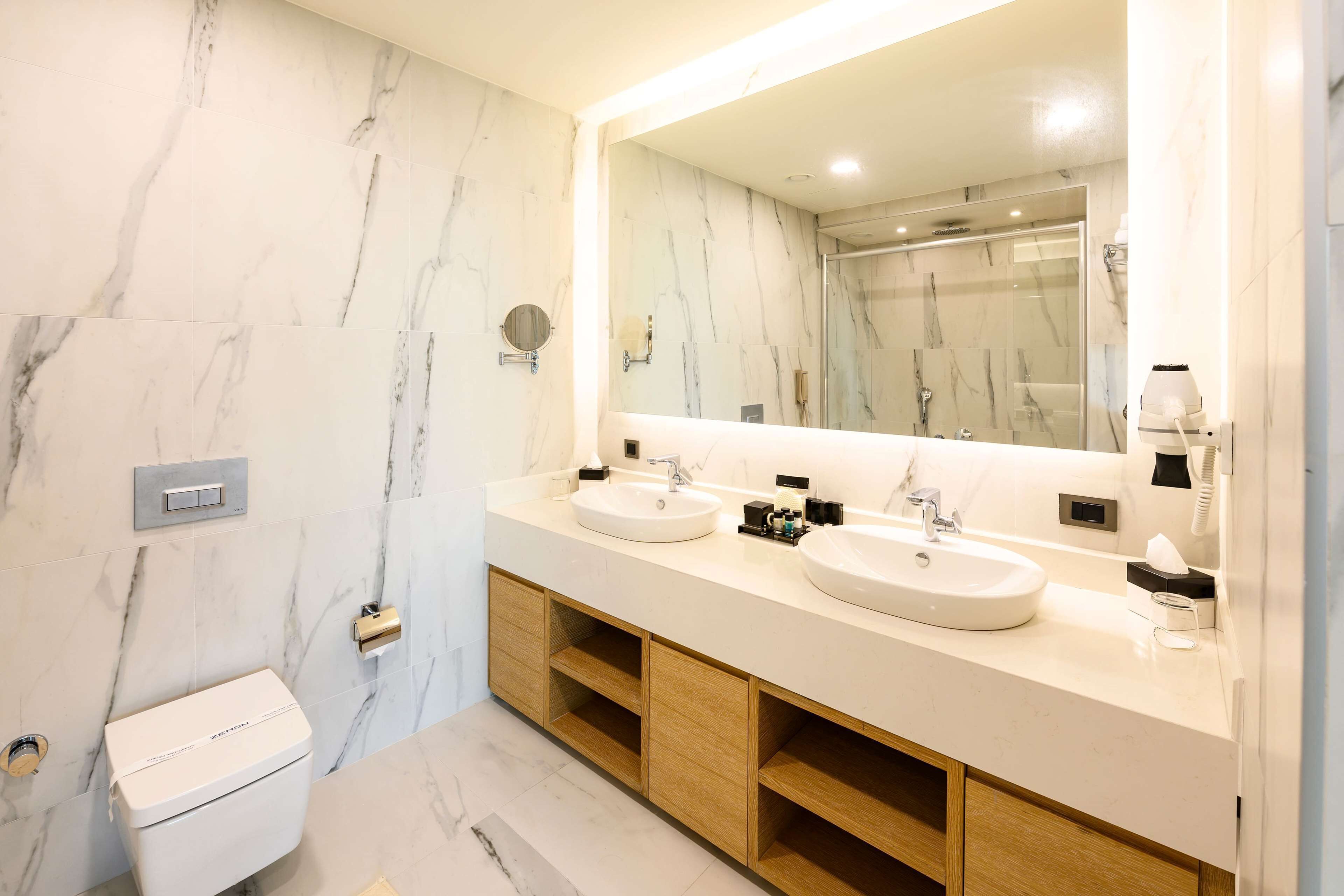 shower, rainfall showerhead, eco-friendly toiletries, hair dryer