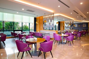 2 개의 레스토랑, 아침 식사, 점심 식사, 저녁 식사 제공(터키 요리)