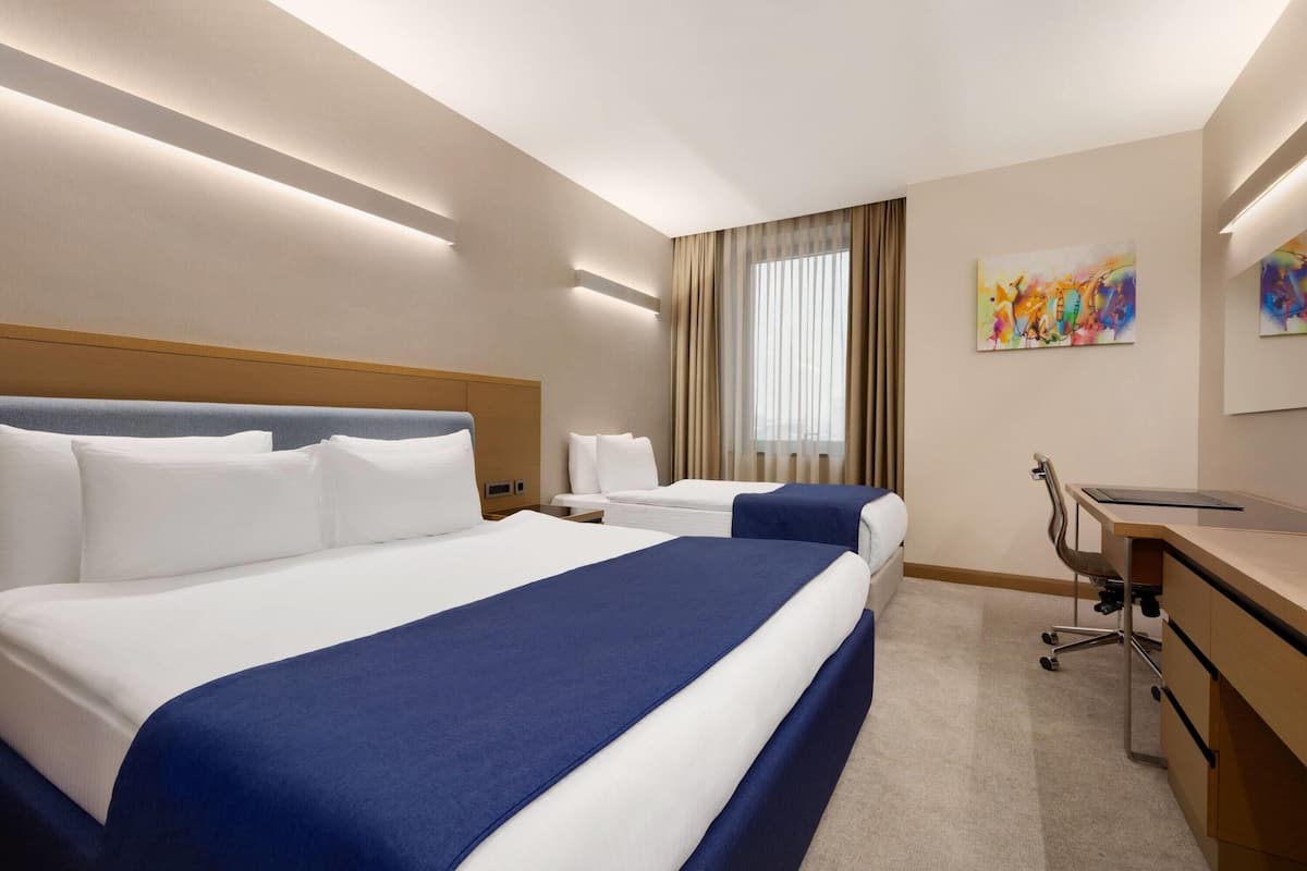 1 Schlafzimmer, Minibar, Zimmersafe, individuell dekoriert