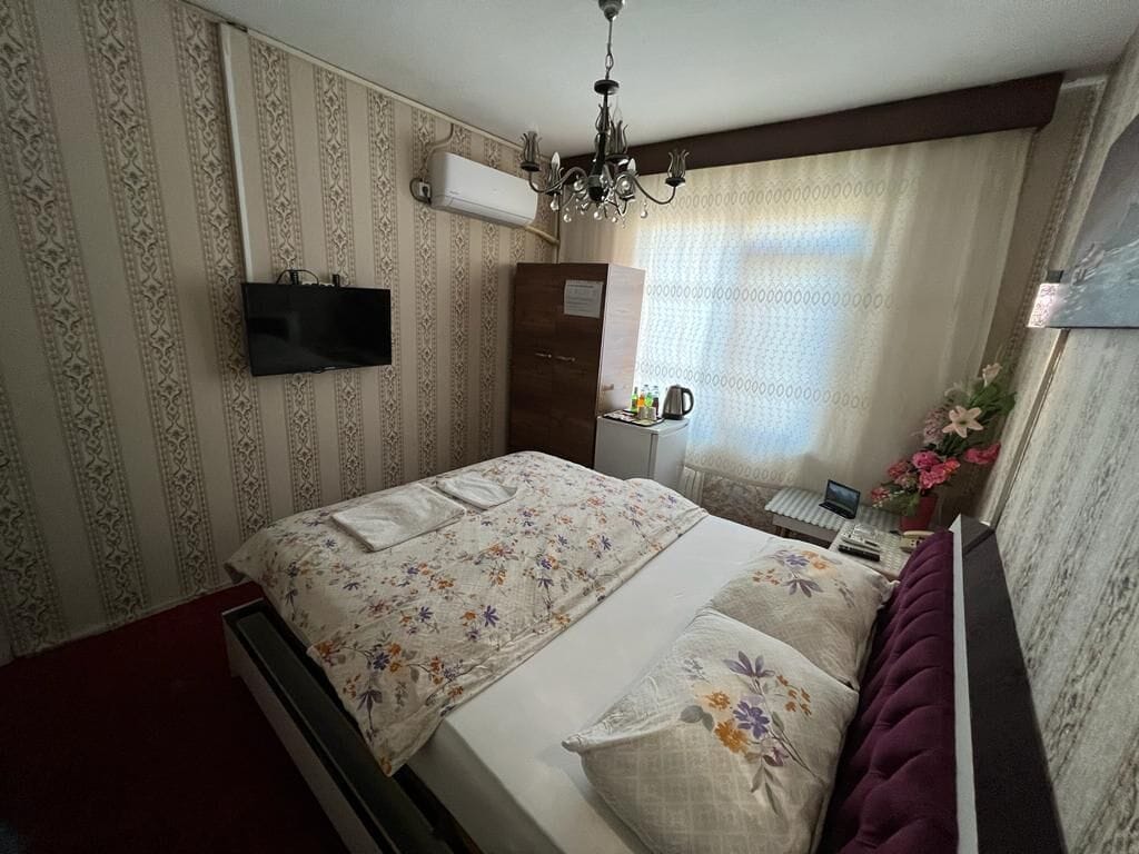 deluxe double room | soundproofing, free wifi, bed sheets