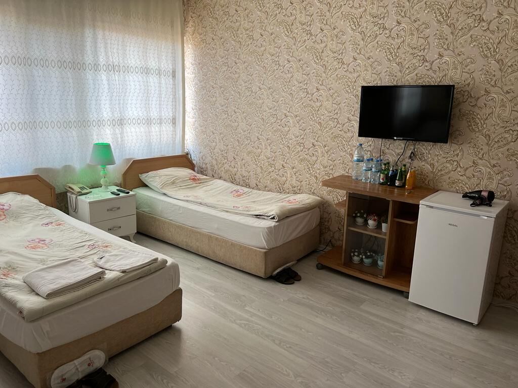 soundproofing, free wifi, bed sheets