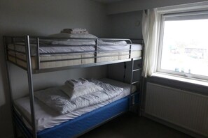 Twin Room, Shared Bathroom (Bunk bed)