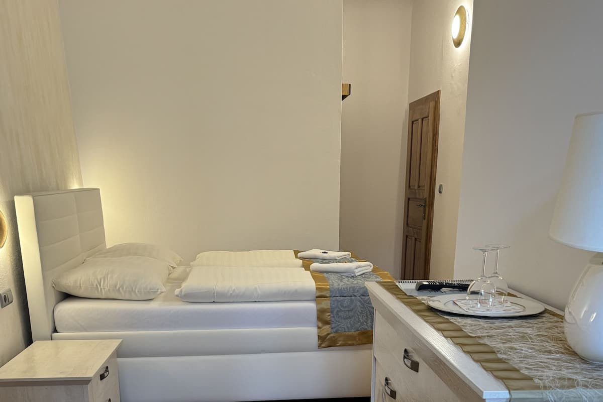 Standard Double Room | Free WiFi