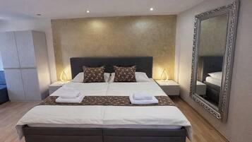 Classic Quadruple Room | Free WiFi