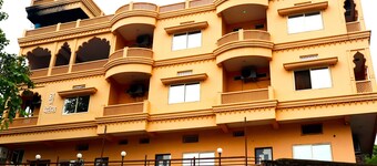 Hotel Raj Palace