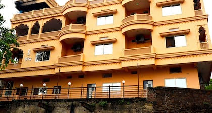 Hotel Raj Palace