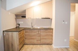 Adelaide, Free Parking | Private kitchen