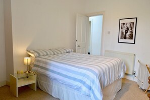 Apartment (2 Bedrooms) | 2 bedrooms, desk, laptop workspace, free WiFi - Central and Inviting 2 Bedroom Apartmentperfect for Festival (Edinburgh)