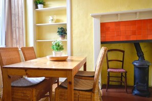 아파트 (1 Bedroom) | 전용 주방 | 대용량 냉장고, 전자레인지, 오븐, 쿡탑