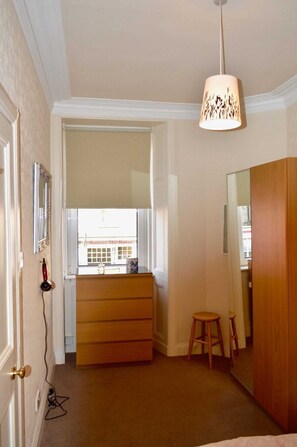 Apartment (1 Bedroom) | Interior - Cosy and Inviting 1 Bedroom Apartment in Central Location (Edinburgh)