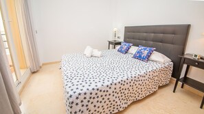 2 habitaciones, tabla de planchar con plancha y wifi gratis 