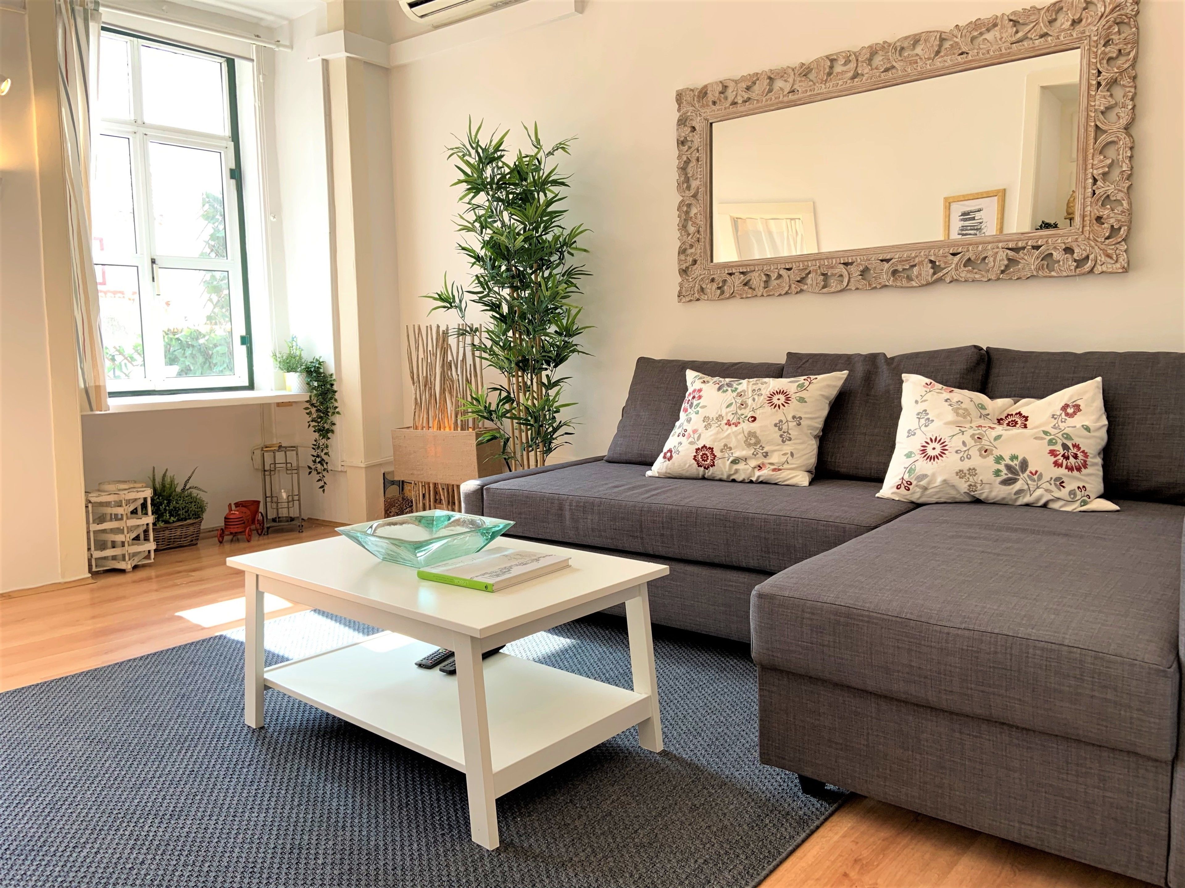 Apartment, 2 Bedrooms (1st floor left) | Living room